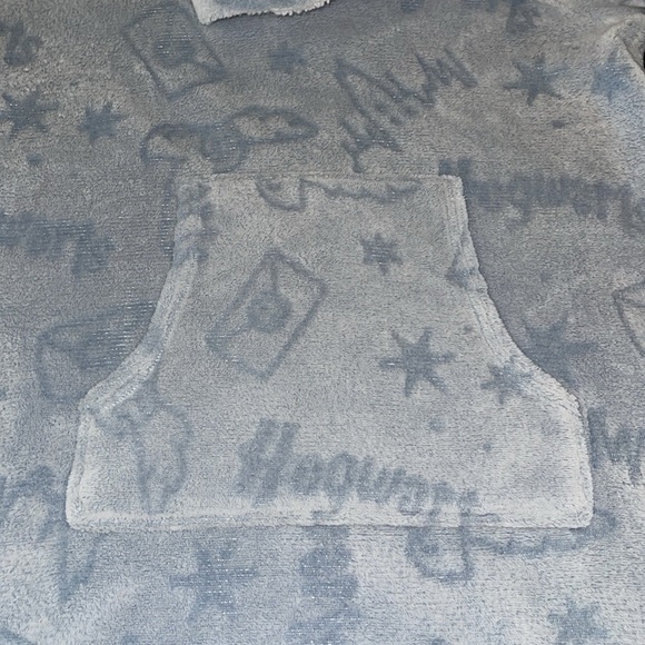 Wizarding World Of Harry Potter Light Blue Plush Snuggie - Picture 6 of 8